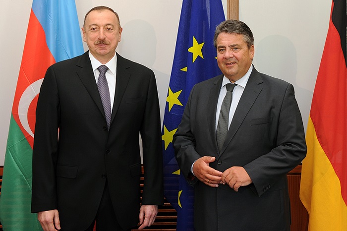 Ilham Aliyev trifft mit dem Bundesminister für Wirtschaft und Energie, Sigmar Gabriel